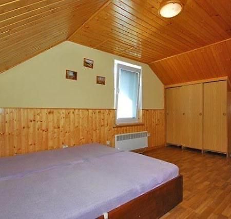 Villa Privat Mrazik à Partizanska lupca Extérieur photo